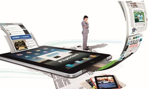 行业竞争和自媒体双重挤压下纸媒的发展方向