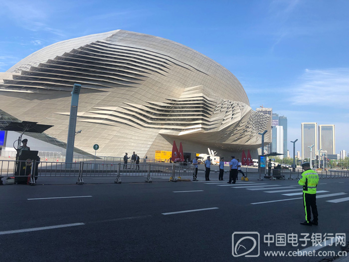 会场安检，小编体验，安保十