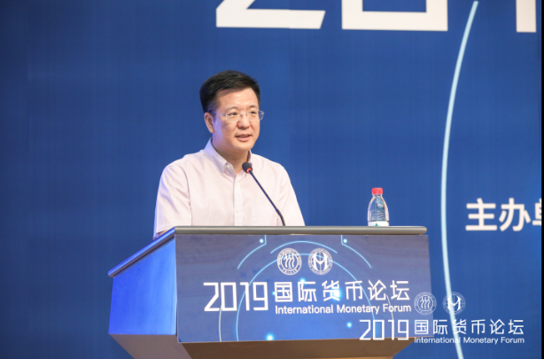 李伟