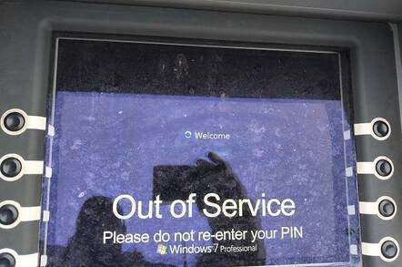 英国男子银行取款尴尬一幕:ATM机的Win7系统挂了